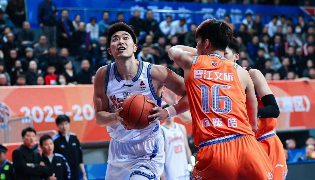 体育平台-CBA豪门摆烂！两名主力赛季报销，外援也不换了